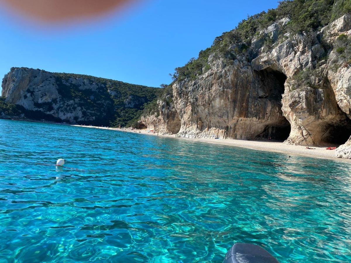 La Casa Gialla Cala Gonone Eksteriør billede