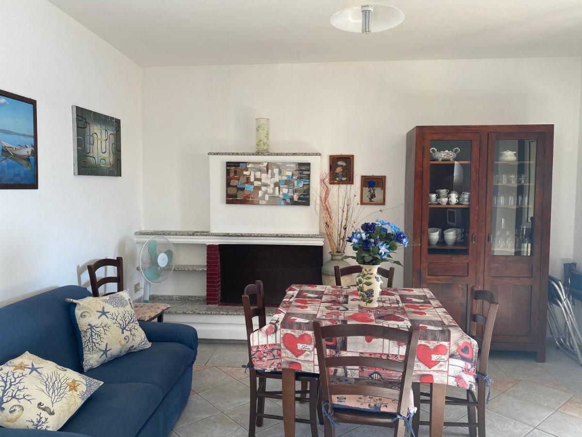 La Casa Gialla Cala Gonone Eksteriør billede