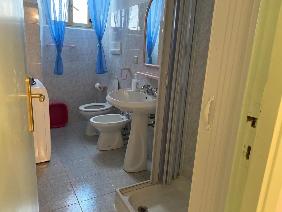La Casa Gialla Cala Gonone Eksteriør billede