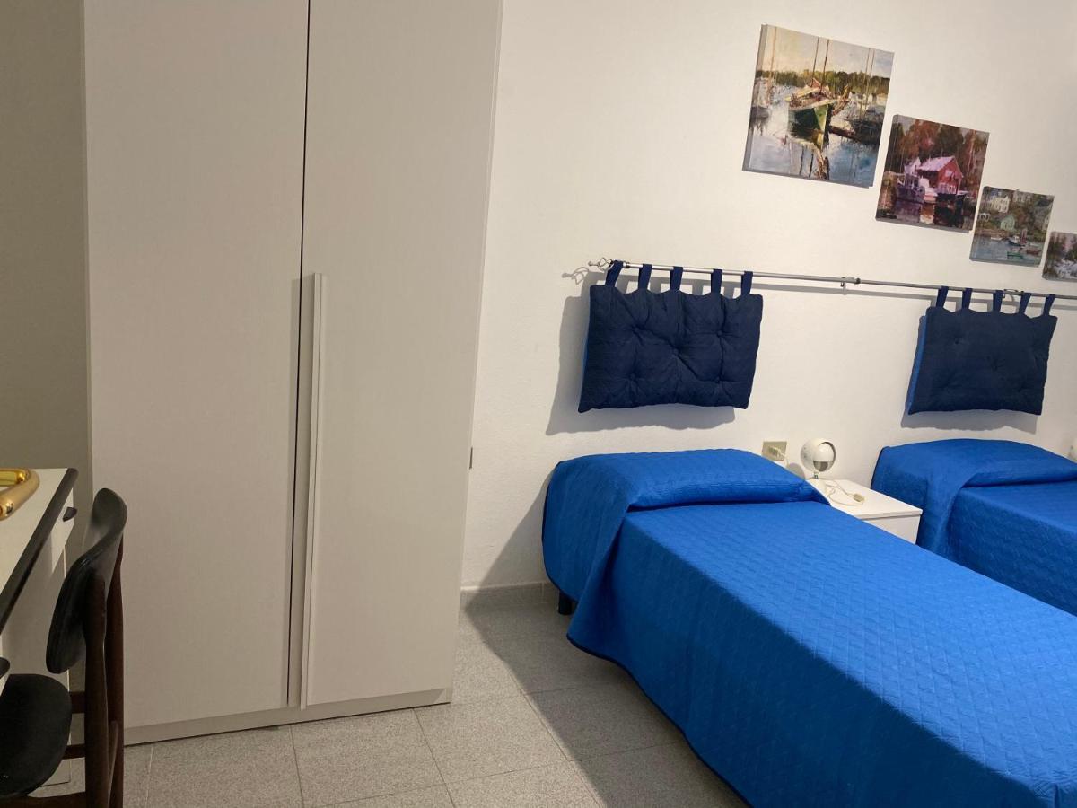 La Casa Gialla Cala Gonone Eksteriør billede